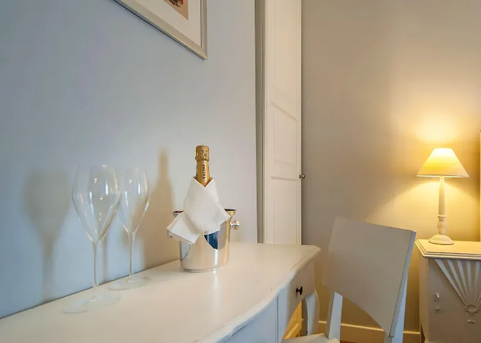 Sotto La Cupola 4* Rome